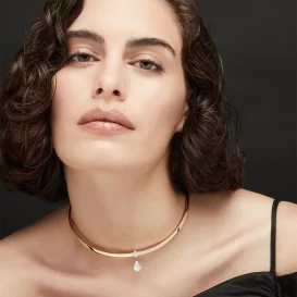 Choker en oro rosa 18k con brillante pear-cut central