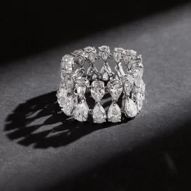 Sin fin en oro blanco 18k y brillantes talla pera